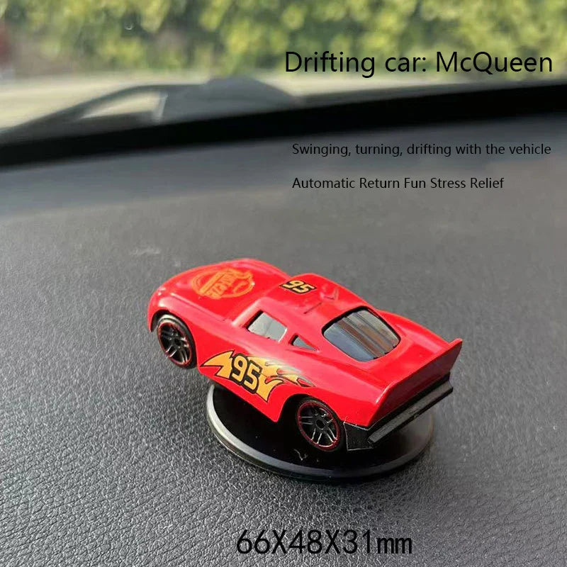 Dekoracja obrotowa na desce rozdzielczej samochodu